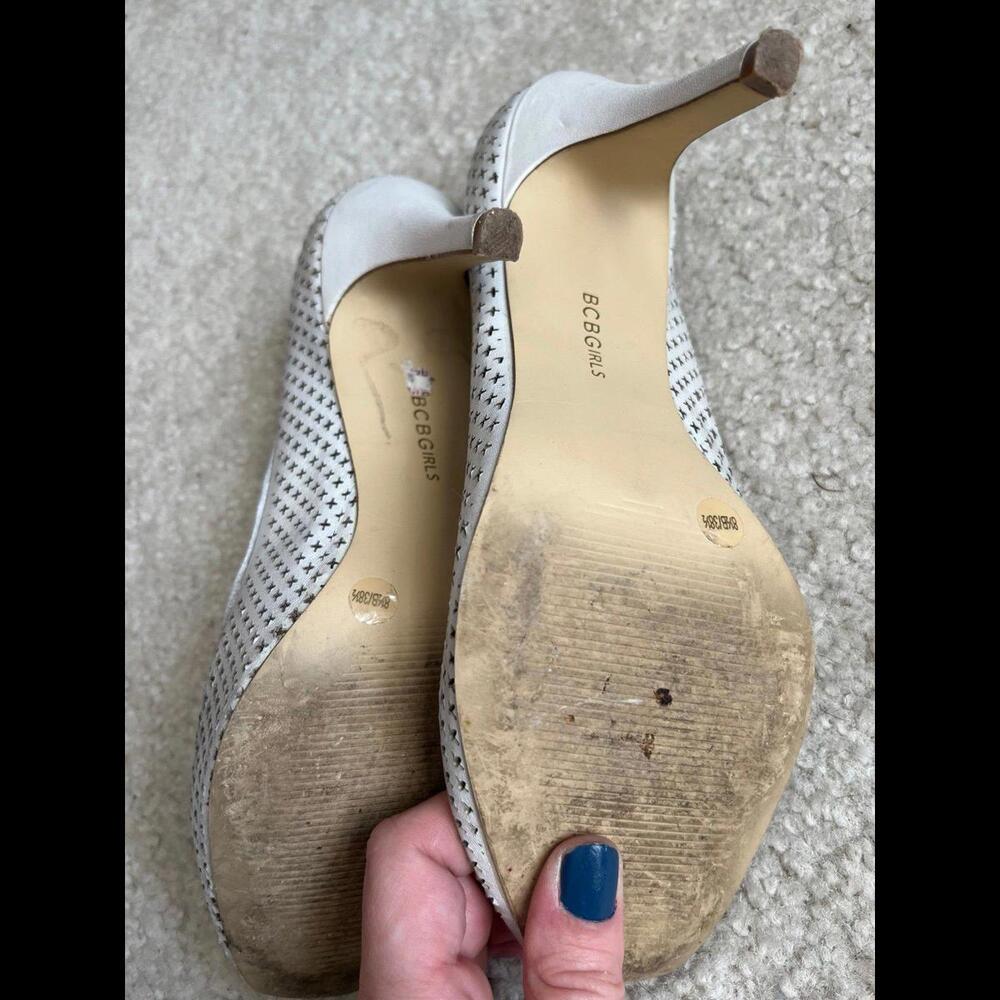 Heels - Picture 3 of 3